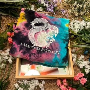 Long sleeve dragon top